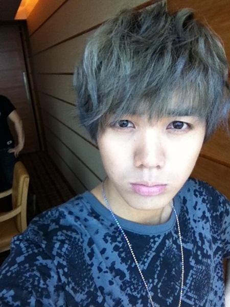 MBLAQ's Mir isn't too happy about his new bleached hair 