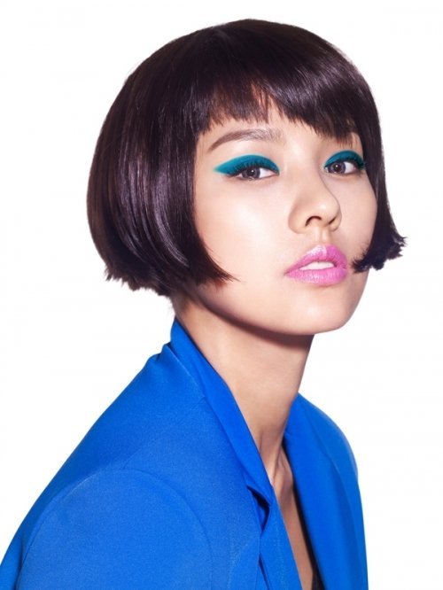 Lee Hyori Displays Bold Make Up And Hairstyle For A Refreshing