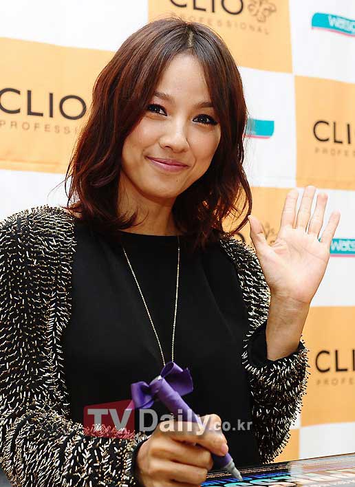 Lee Hyori lends her voice to discover individuals who excel in ...