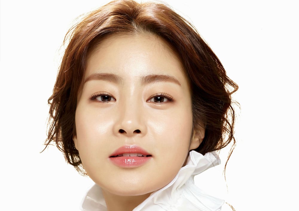 Kang So Ra holds private family marriage ceremony with her pharmacist ...