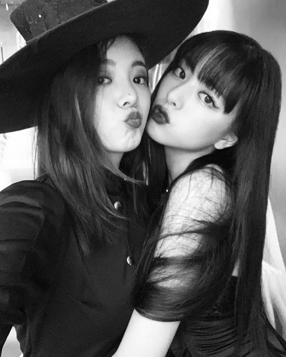 ITZY members Yuna and Lia display their strong friendship on Instagram ...