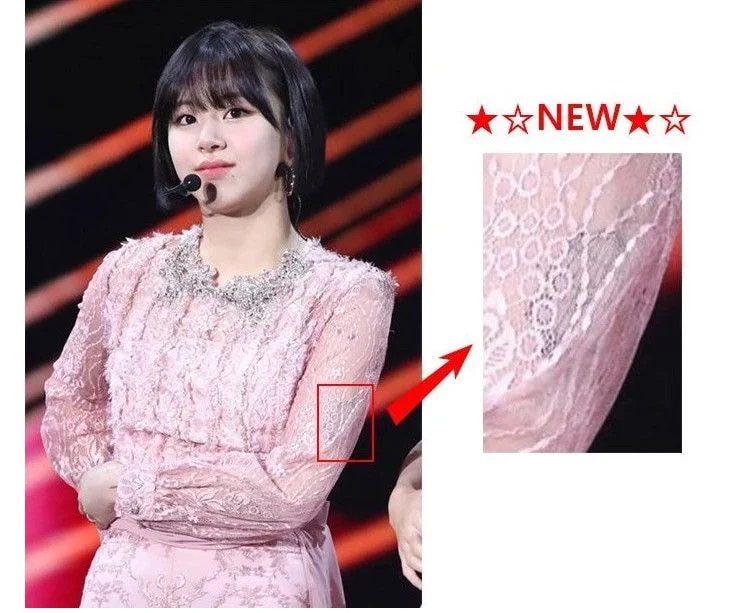 In this frame we can see better this back tattoo from Chaeyoung  9GAG