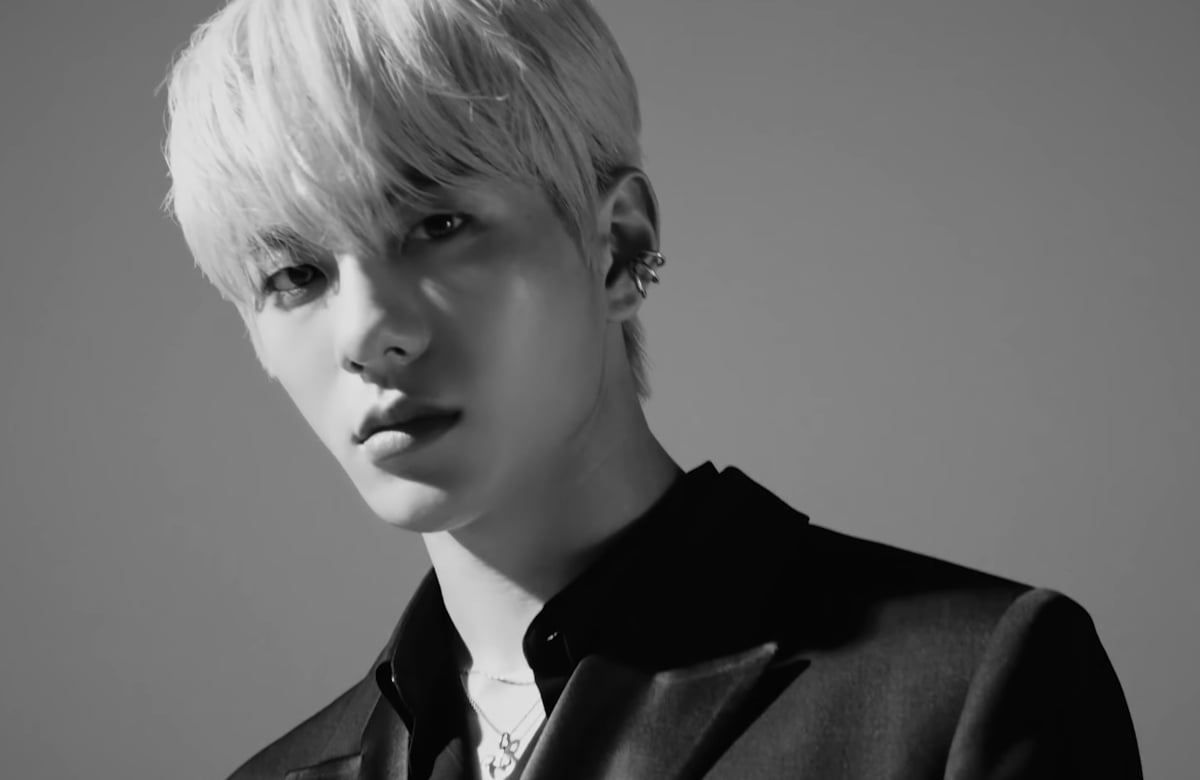 Golden Child's Bomin reveals blond comeback look in solo concept