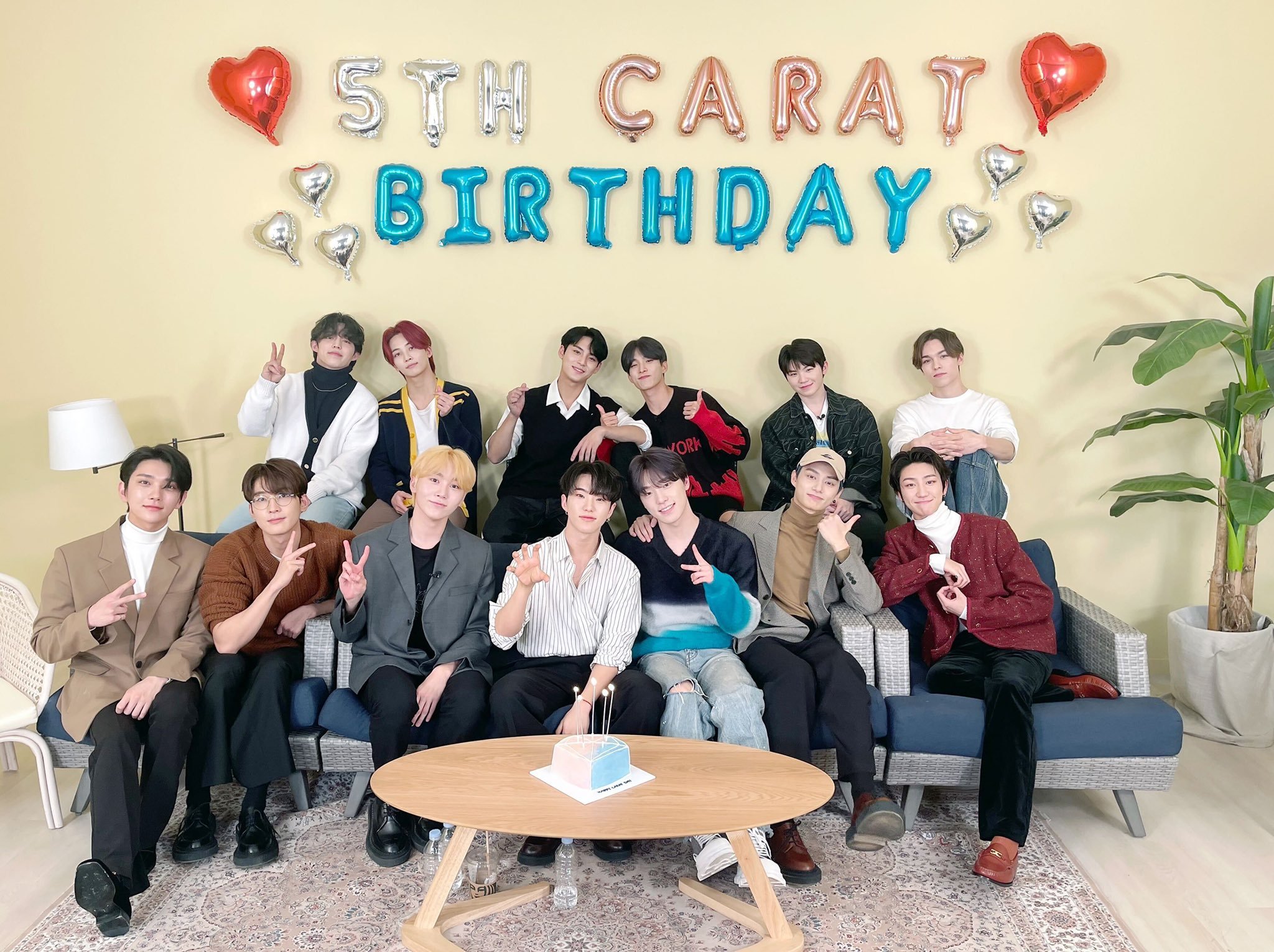 Seventeen celebrates 5th anniversary of fandom name 'Carats' with fan