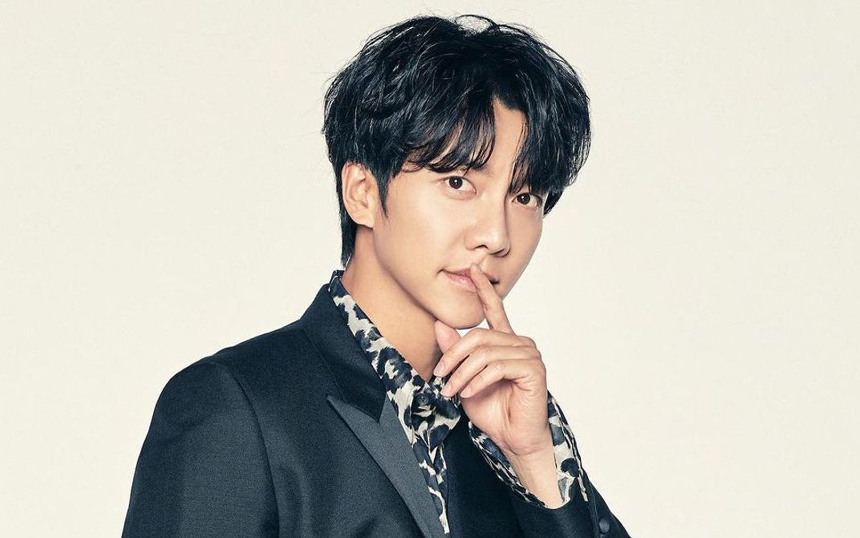 The Real Reason Behind Lee Seung Gi Purchasing A 5 6 Billion KRW 5 