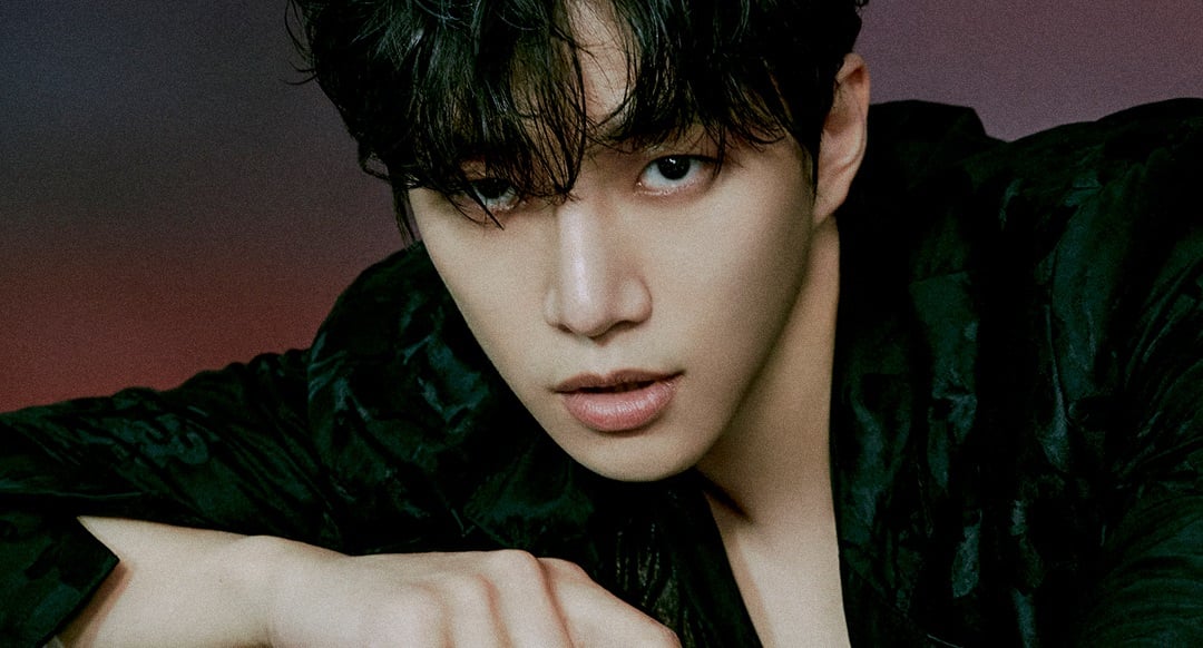 2pm-s-junho-exudes-charismatic-appeal-in-dark-ver-teaser-image-for