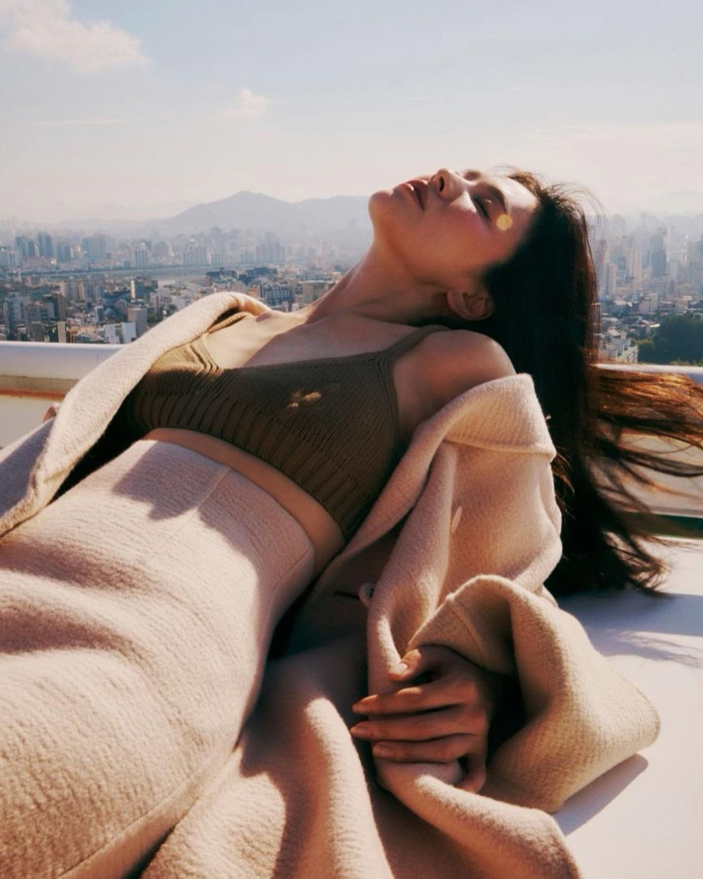 Song Hye Kyo's Beautiful Photos Taken At Sunrise With Vogue Korea