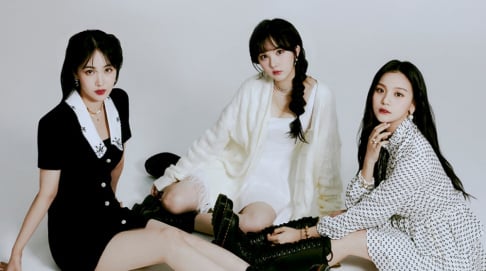 SinB, Eunha, Umji, VIVIZ