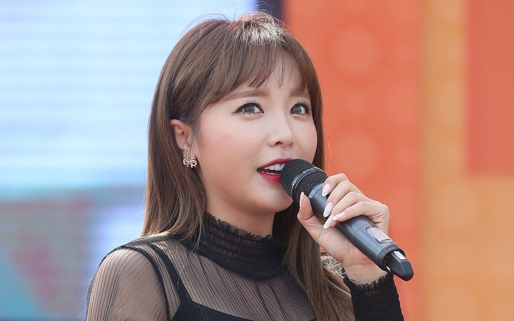 One media outlet reveals the expected annual earnings Hong Jin Young ...