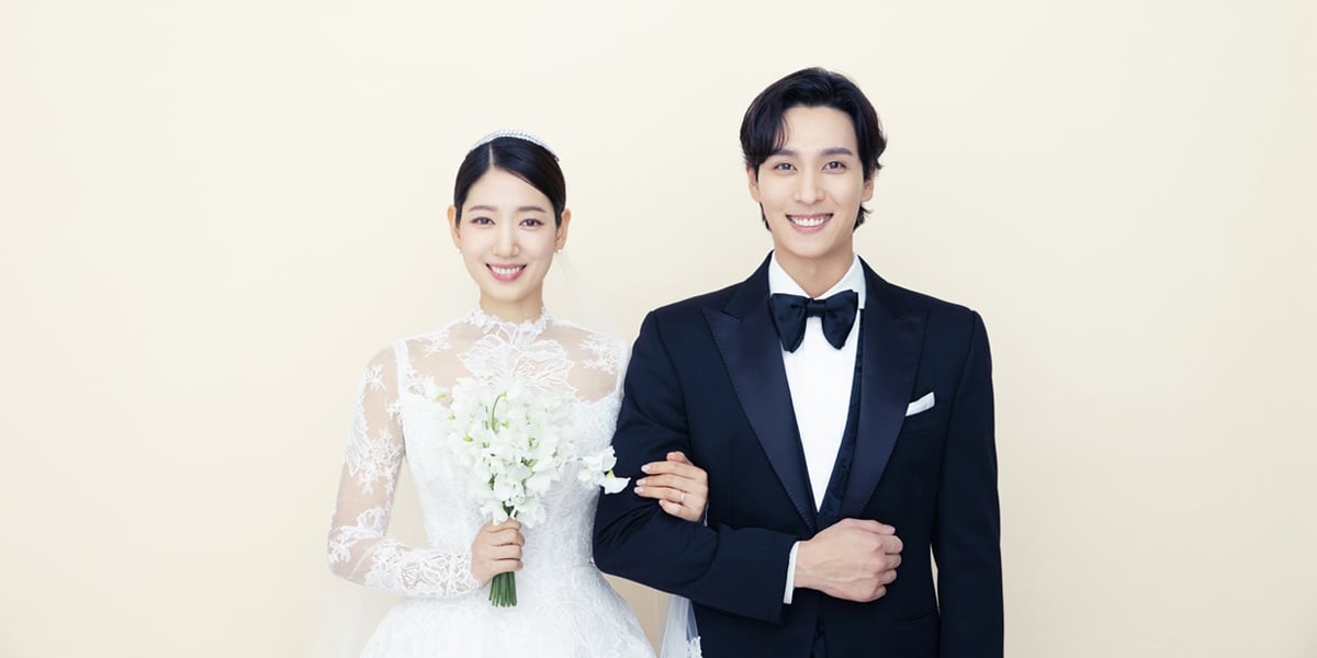 Park Shin Hye & Choi Tae Joon reveal their elegant wedding photos