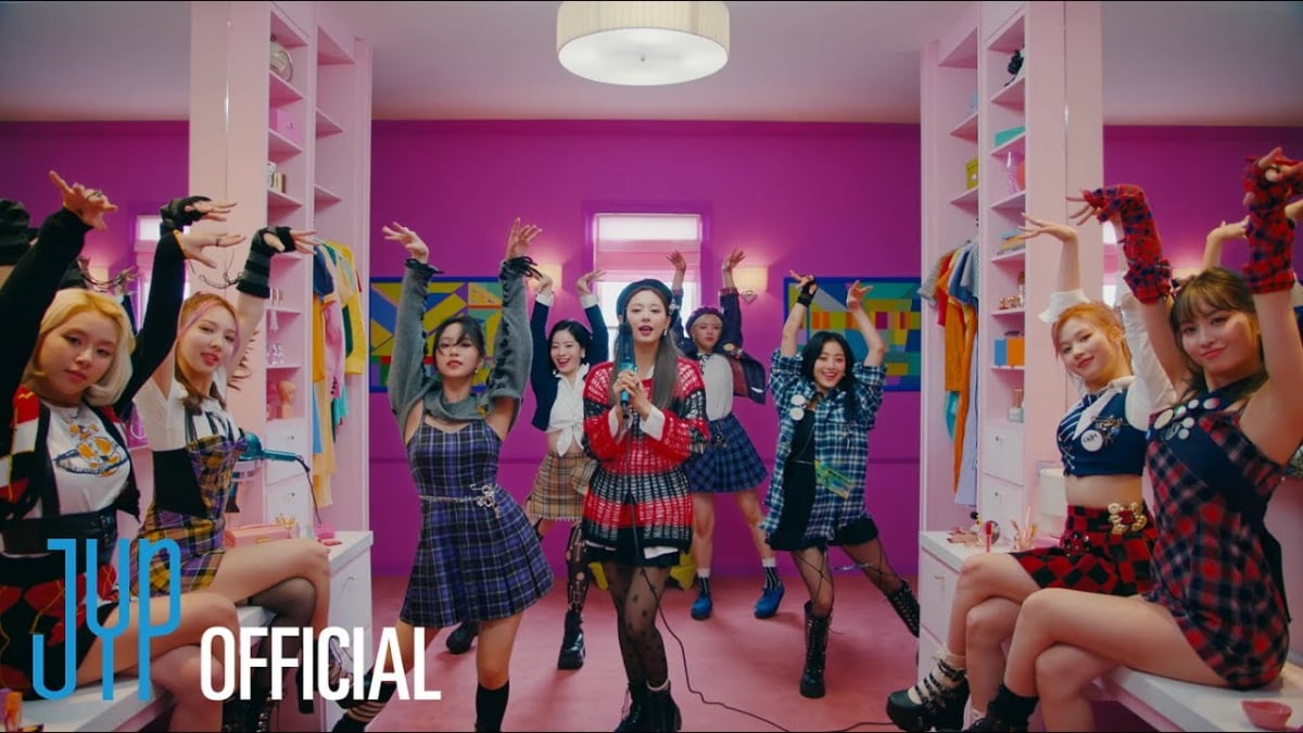 'The Feels' becomes TWICE's 16th MV to hit 200 million views on YouTube ...