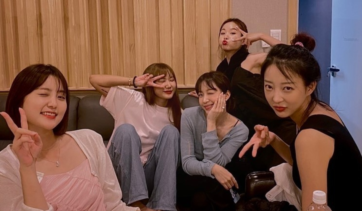 EXID Members Pose For Group Photos As They Prepare For Upcoming 'EXID ...