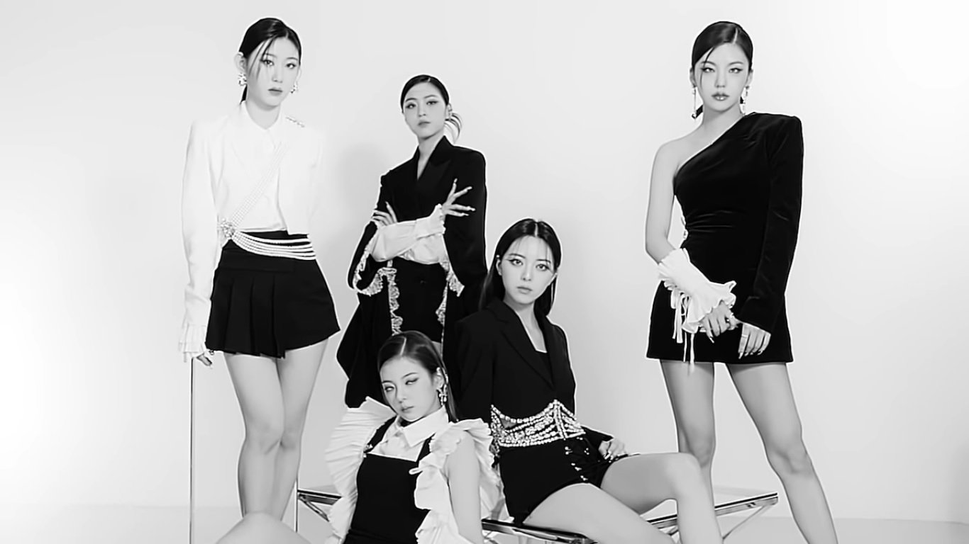 Itzy Checkmate Group Poster for Sale by LiveKpop