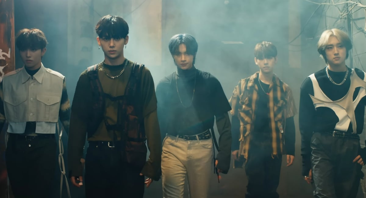 DRIPPIN shows off their powerful choreography in 2nd 'The One' MV ...