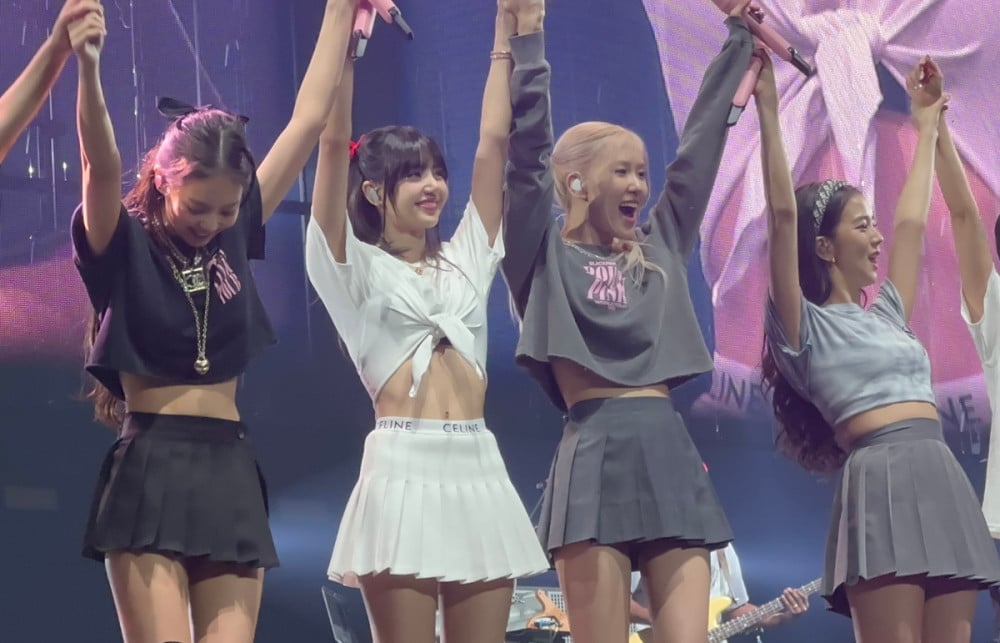 BLACKPINK garner attention for their lυxυrioυs stage oυtfits at their  recent concert in Paris | allkpop