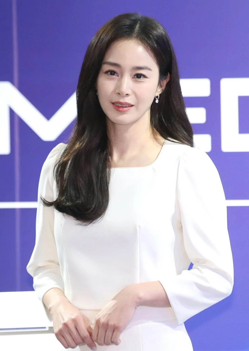 Kim Tae Hee 2023 Capelli