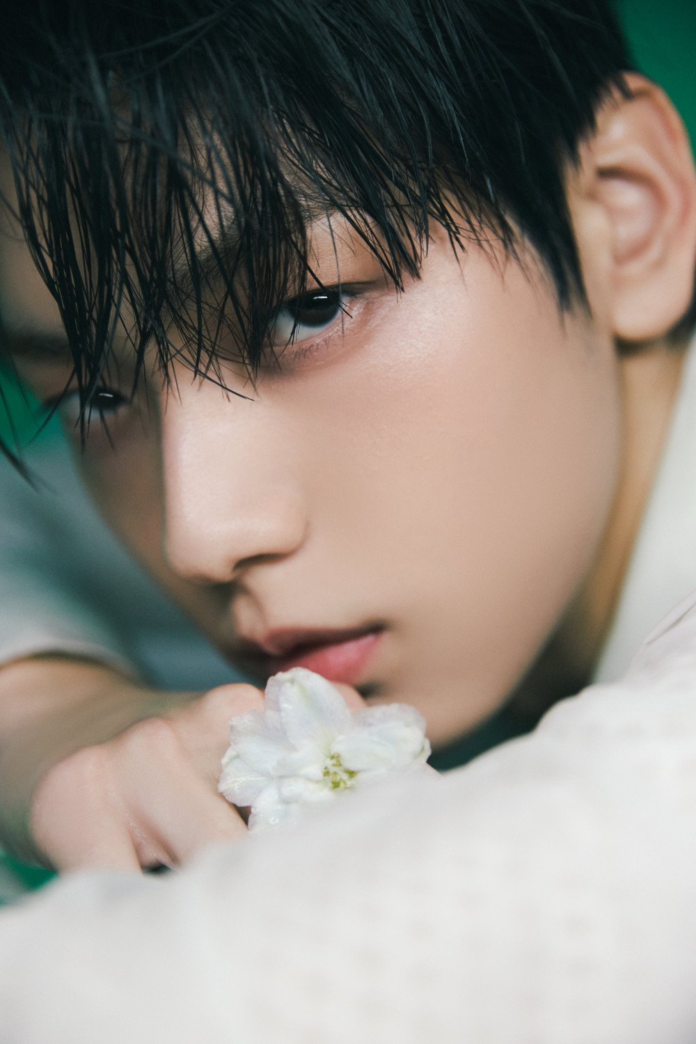 TXT release 'Surrender' concept photos for Japanese comeback album