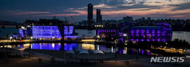 seoul-s-landmarks-turn-purple-in-celebration-of-bts-s-10th-anniversary