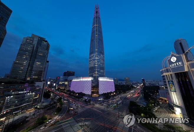 seoul-s-landmarks-turn-purple-in-celebration-of-bts-s-10th-anniversary