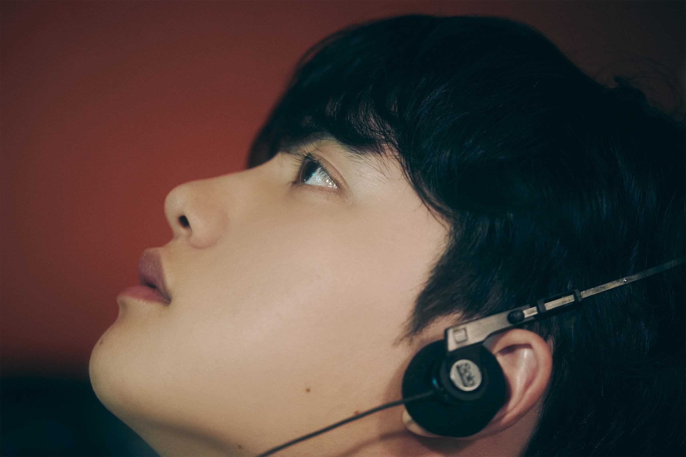 EXO&apos;s D.O. has revealed more teaser images for his solo comeback.In th...