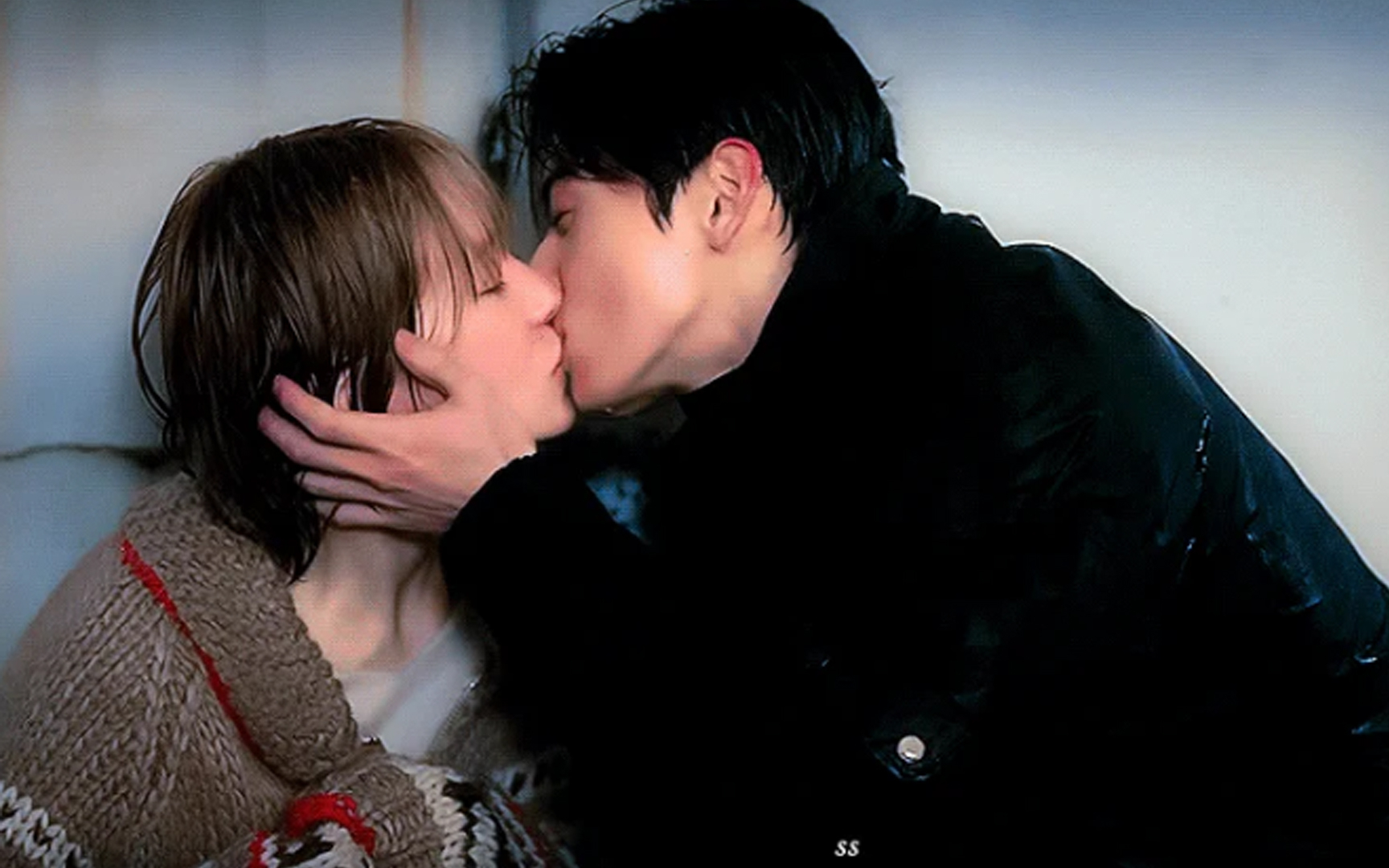 W two world's kissing scene