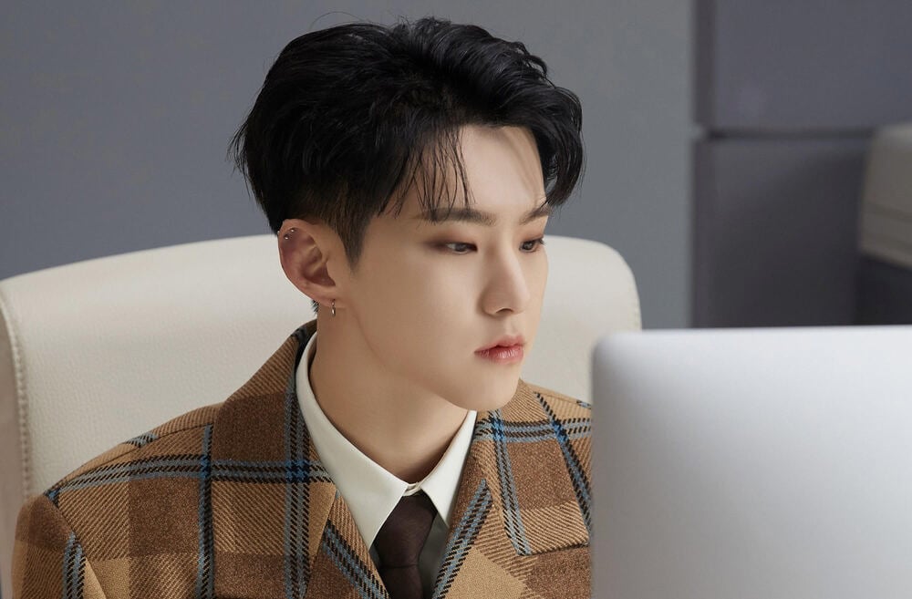 Seventeen's Hoshi donates 100 million won to support children in