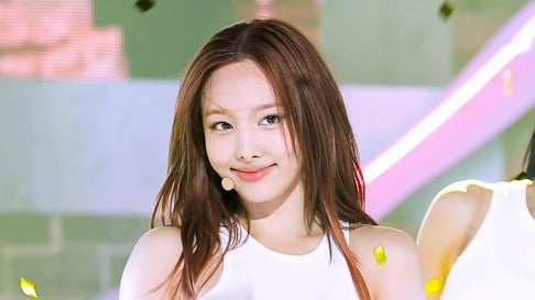 TWICE, Nayeon