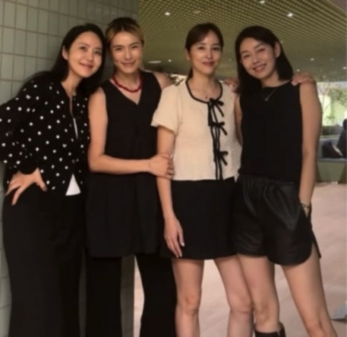 Han Hye Jin , Kahi, Park Ji Yoon