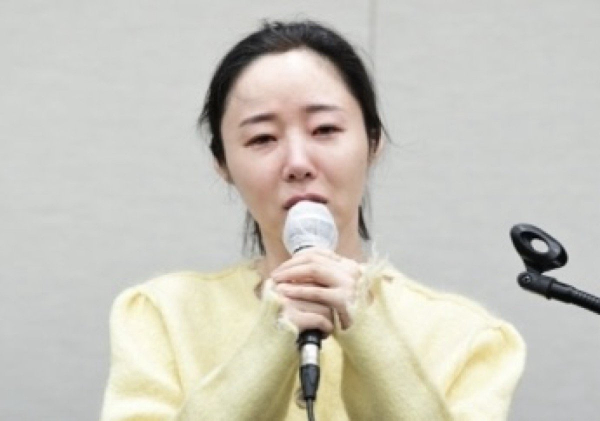 NewJeans Fans Rally Against Min Hee Jin’s Dismissal In An Open Letter ...