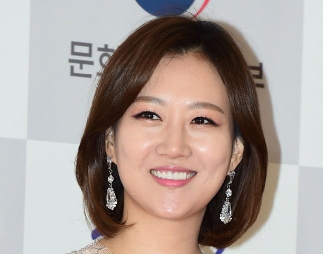 Jang Yoon Jung - terkenal.co.id