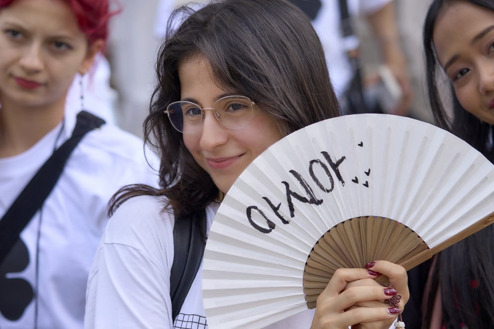 Fans decorated with Hangeul names