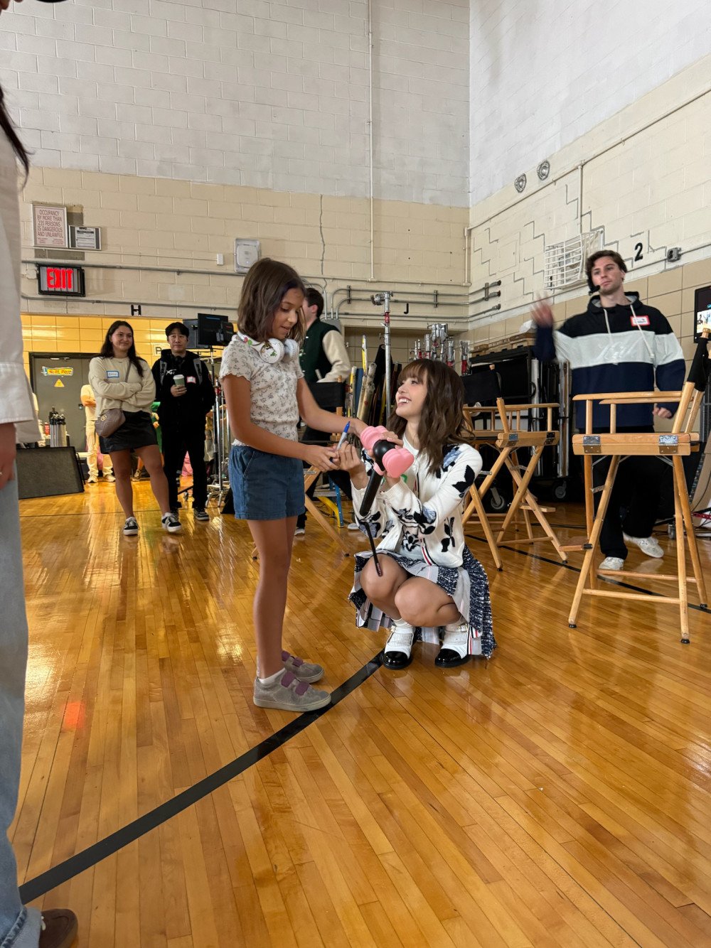 BLACKPINK's Lisa films a music video and teaches dance with elementary students in 'Celebrity Substitute'