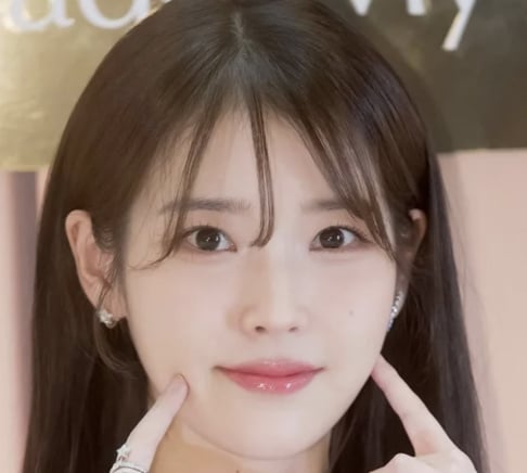 IU